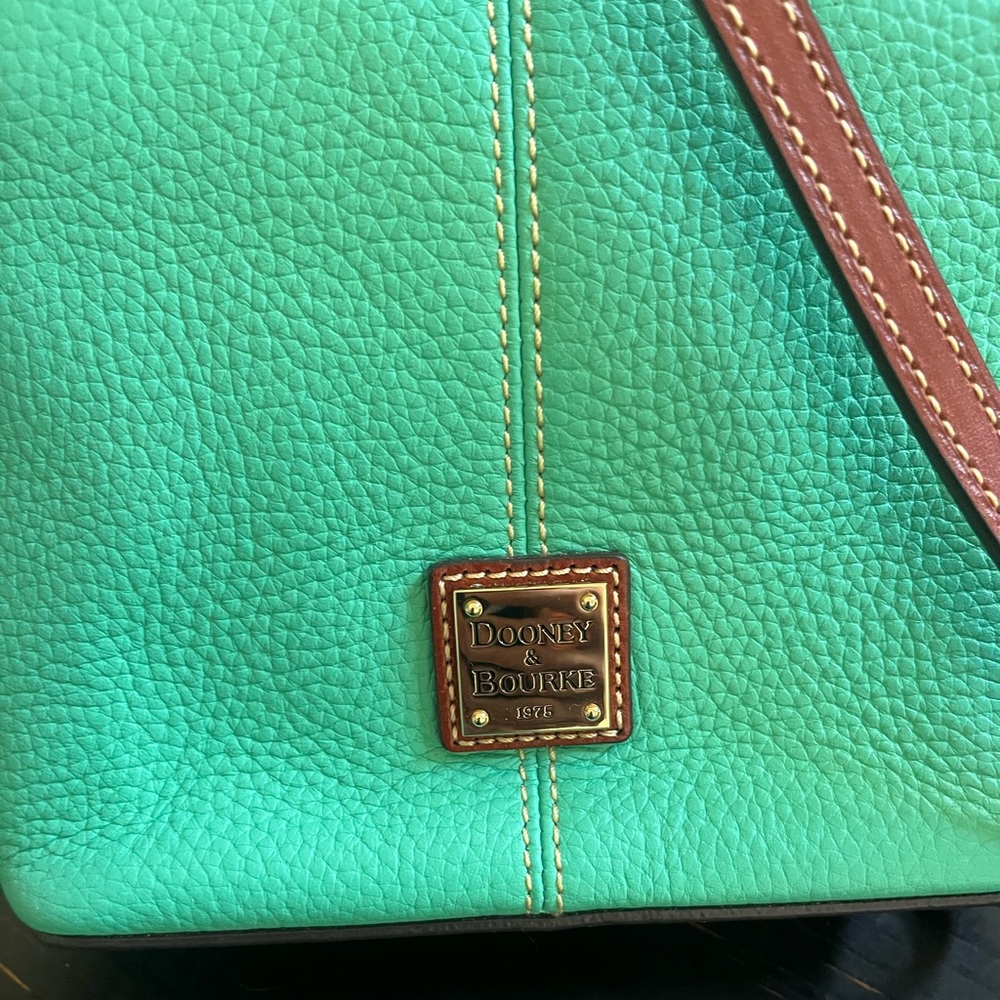 Dooney & Bourke Trixie leather crossbody bag in color Jade. New Without Tags - Picture 2 of 10